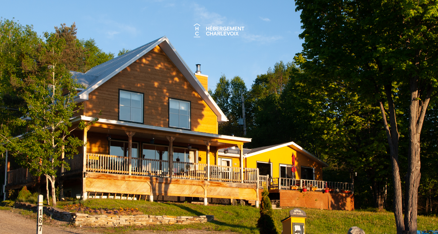 Le 167 - Panoramic view on the river